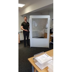 Social Distancing Barrier - Free standing Reception / Lobby Divider Social Distancing Barrier - Free standing Reception / Lobby Divider