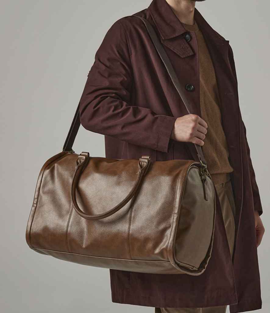 [QD880] Quadra NuHide® Garment Weekender