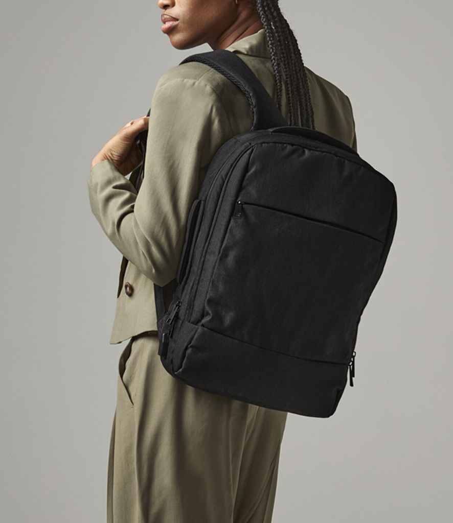 [QD990] Quadra Q-Tech Charge Convertible Backpack